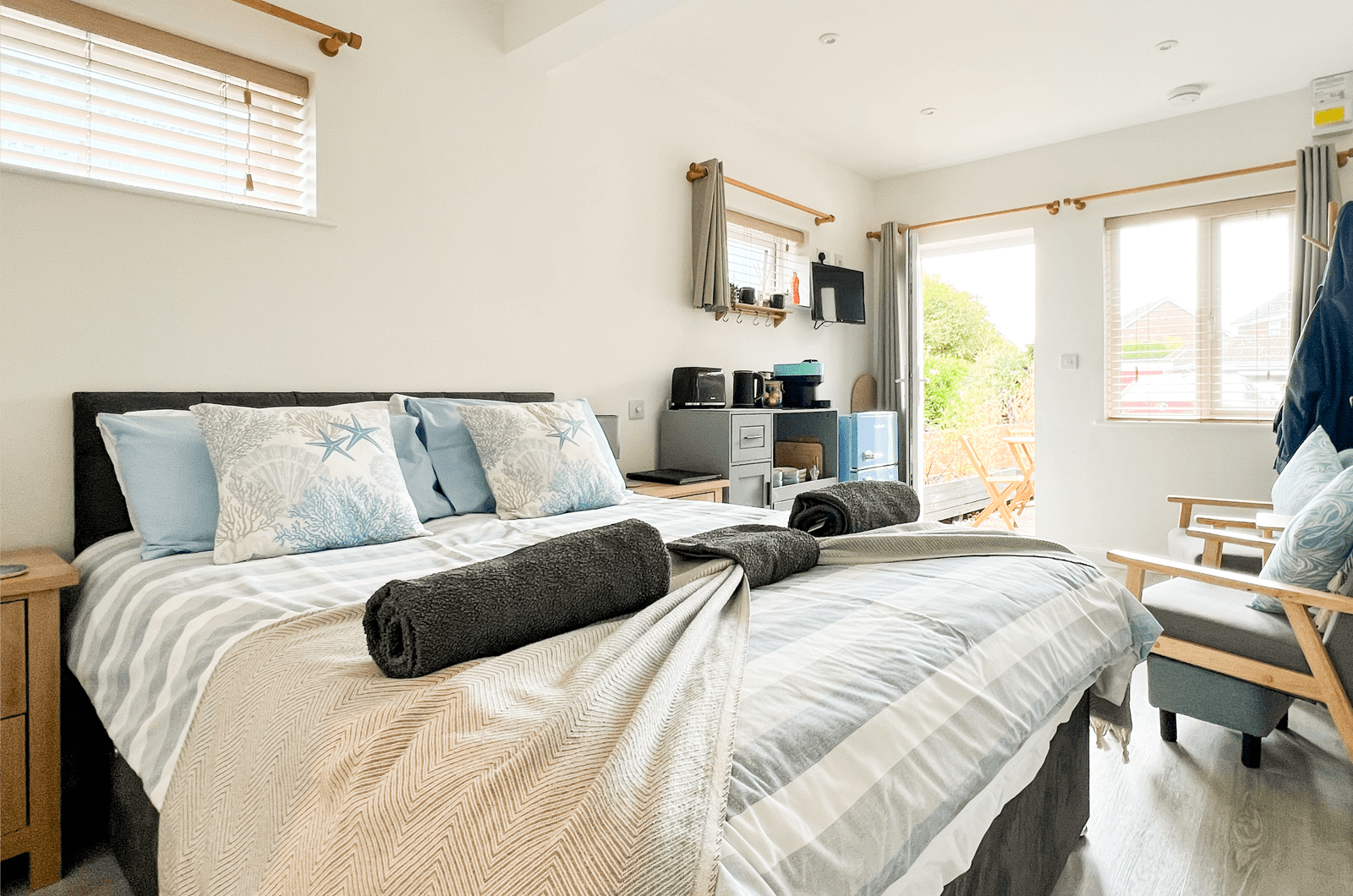 Ocean Lodge Image Cosy Coastal Retreat